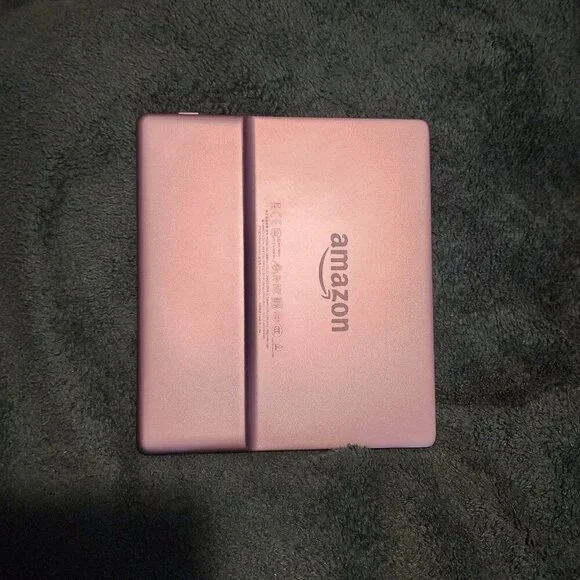 EUC Kindle Oasis 10th Generation 32gb Graphite - Picture 2 of 12